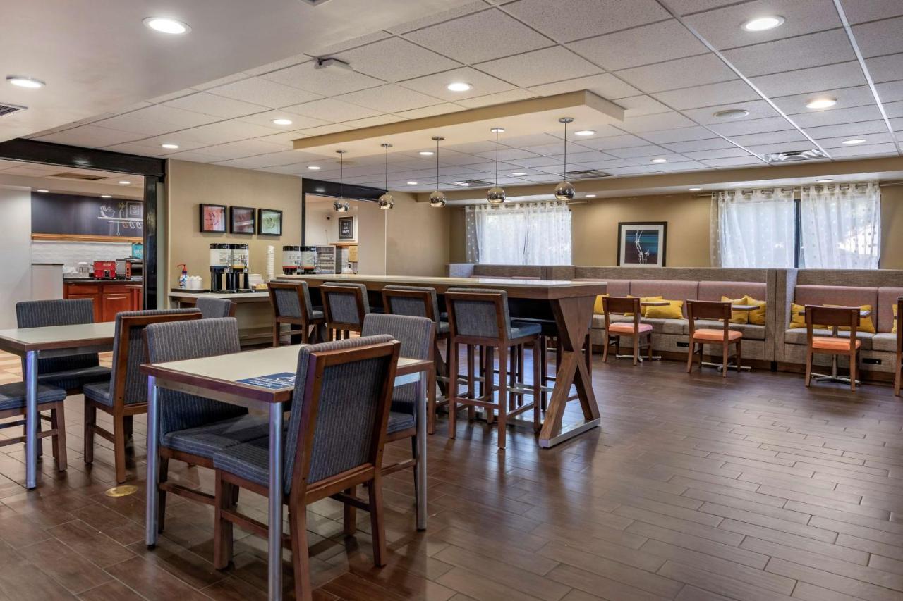 Hampton Inn Norco/Corona Экстерьер фото