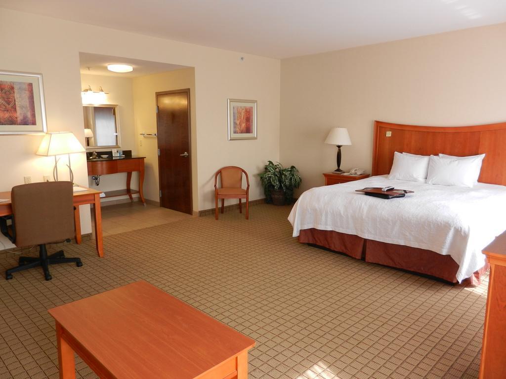 Hampton Inn Norco/Corona Экстерьер фото